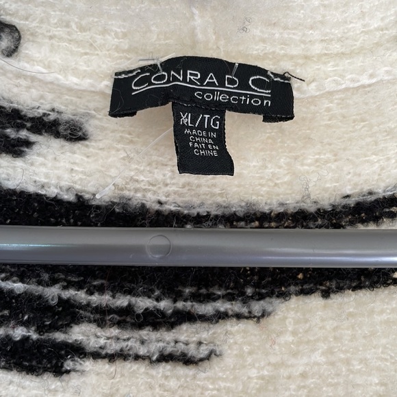 Conrad C Sleevless Cardigan - Picture 2 of 3